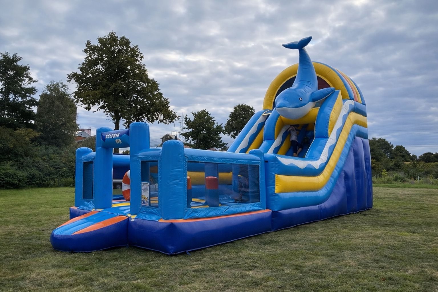 Hüpfburg-Kombination mit Riesenrutsche von Galaxy Jump
